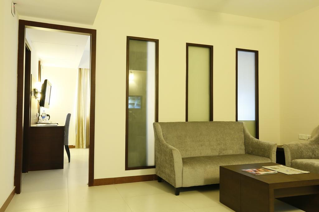 Hotel Moonlit Regency Thodupuzha Exterior photo